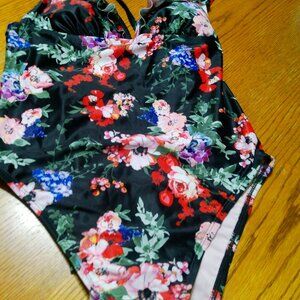 SHADE & SHORE SIZE SMALL NEW WITHOUT TAGS